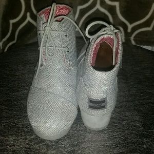 TOMS wedge burlap texture